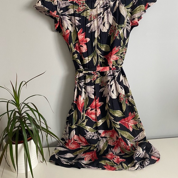French Connection floral wrap mini dress - Picture 11 of 14